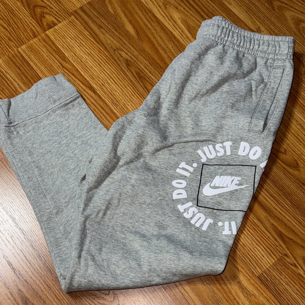 Nike Kids Light Gray Sweatpants XL